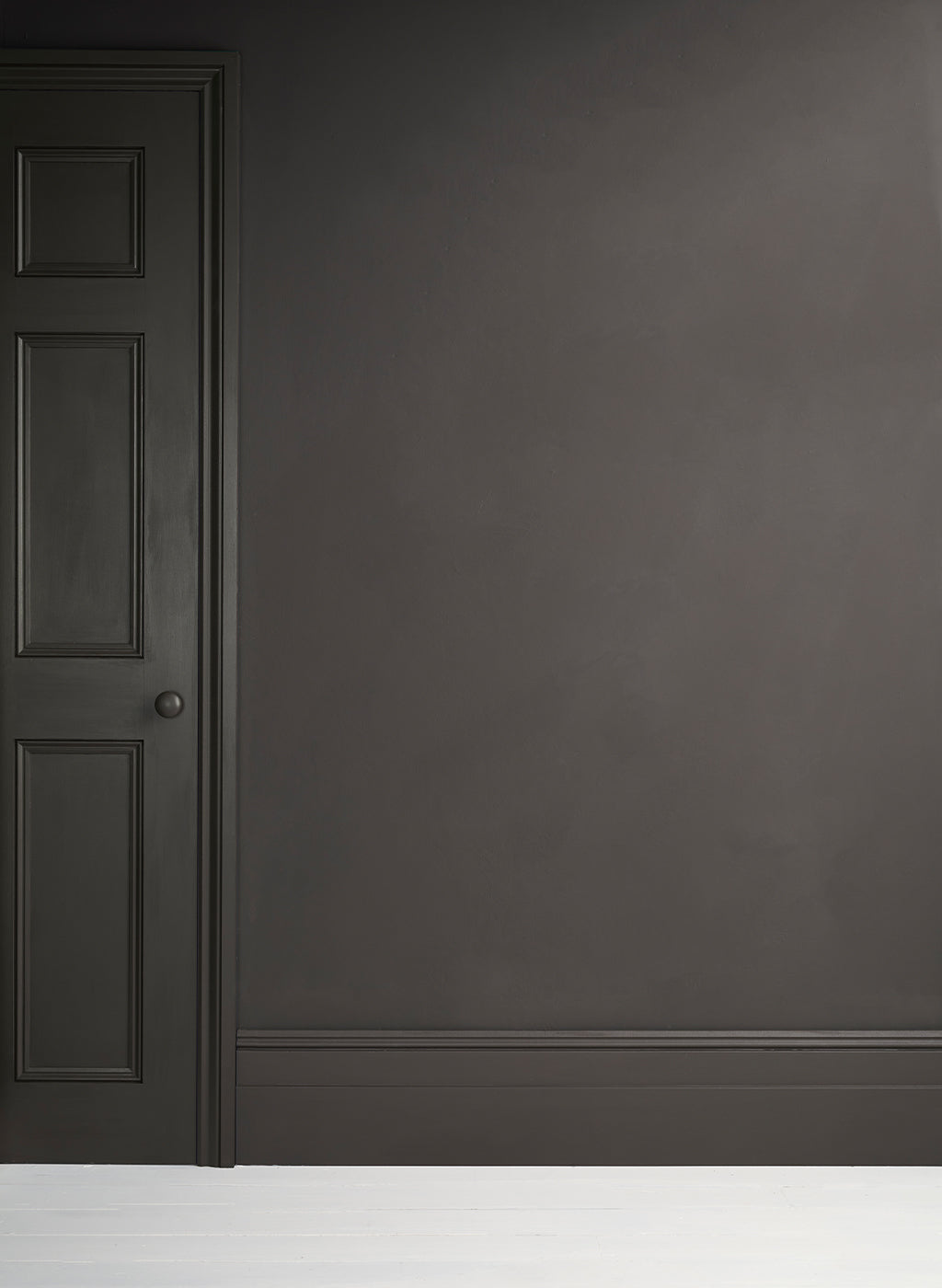 Graphite Satin Paint  by Annie Sloan